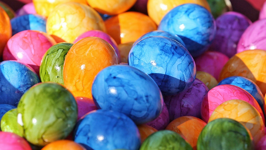 Ab sofort… Maurers bunte Vespereier